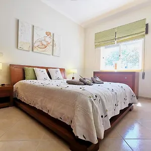 Kintsugi House , Lagos Portugal