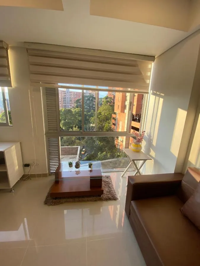 Apartasuite Moderna - En El Corazon Del Poblado Medellin