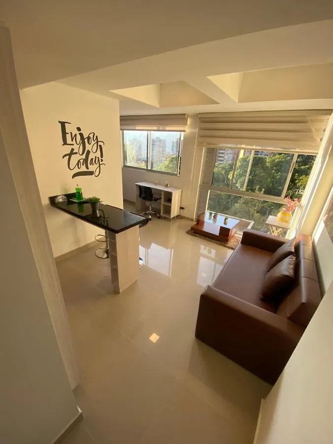 Apartasuite Moderna - En El Corazon Del Poblado Medellin