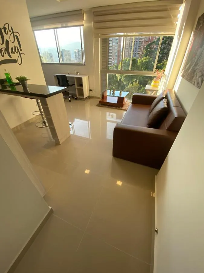 Apartasuite Moderna - En El Corazon Del Poblado Medellín Apartamento