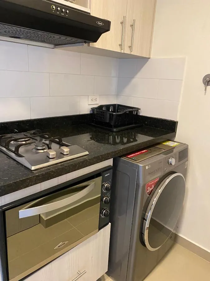 Apartasuite Moderna - En El Corazon Del Poblado Medellín