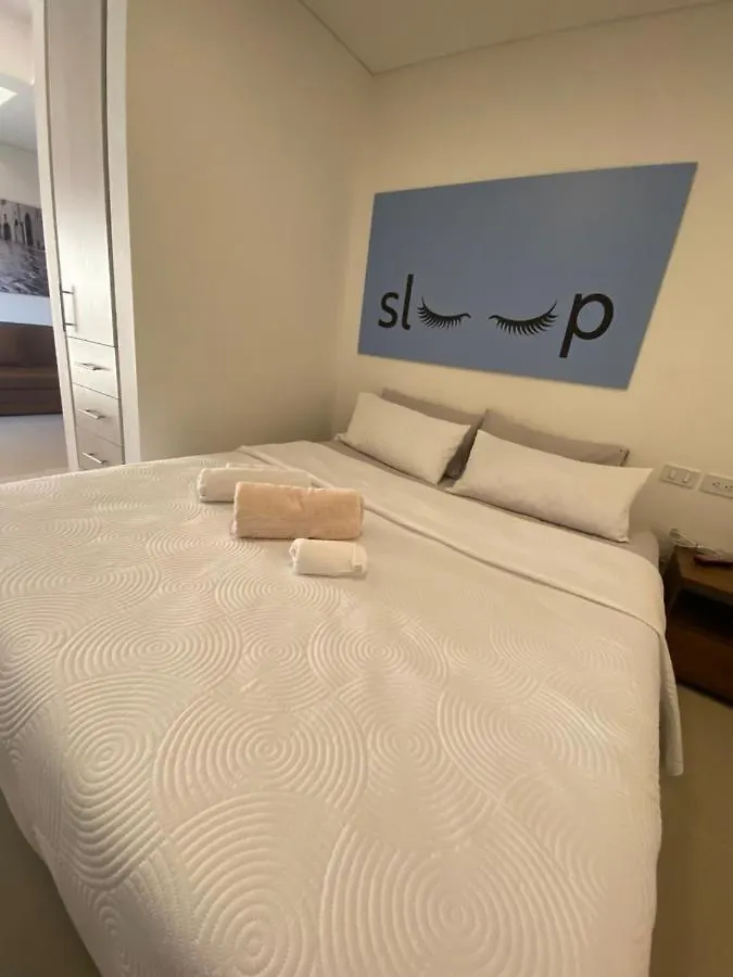 Apartasuite Moderna - En El Corazon Del Poblado Medellín