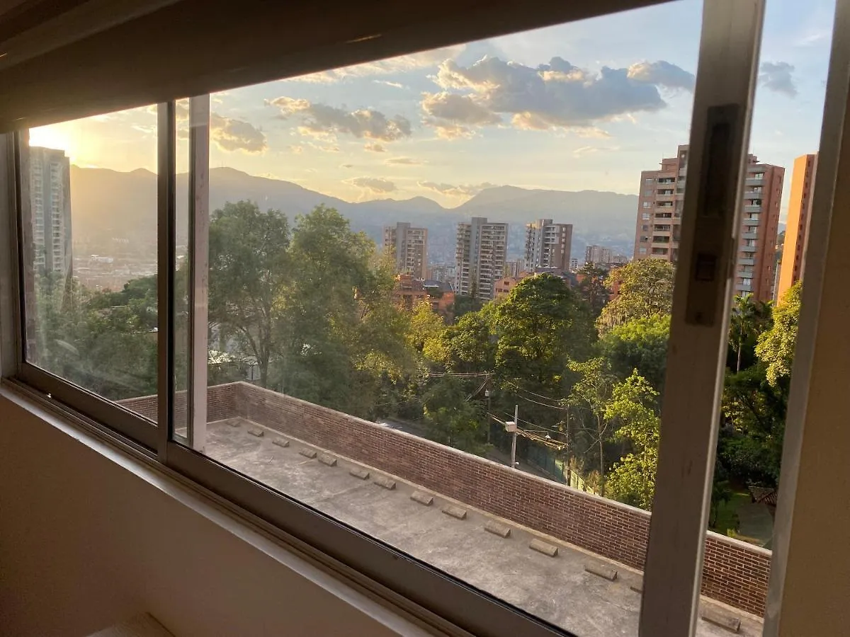 Apartasuite Moderna - En El Corazon Del Poblado Medellín Colombia