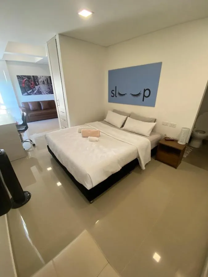 Apartasuite Moderna - En El Corazon Del Poblado Medellín