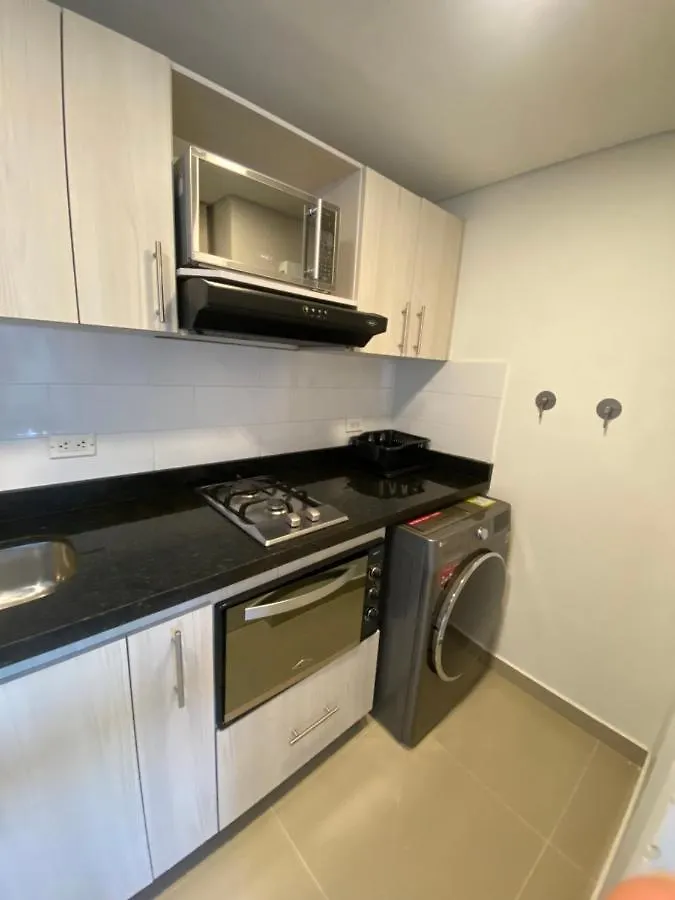 Apartasuite Moderna - En El Corazon Del Poblado Medellín 0*,