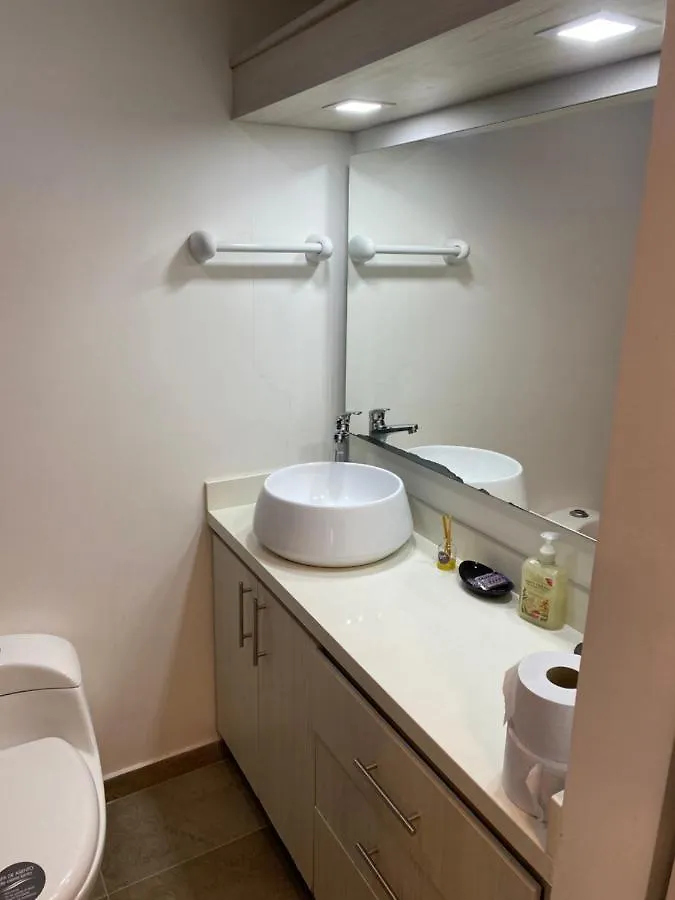 Apartasuite Moderna - En El Corazon Del Poblado Medellín Apartamento