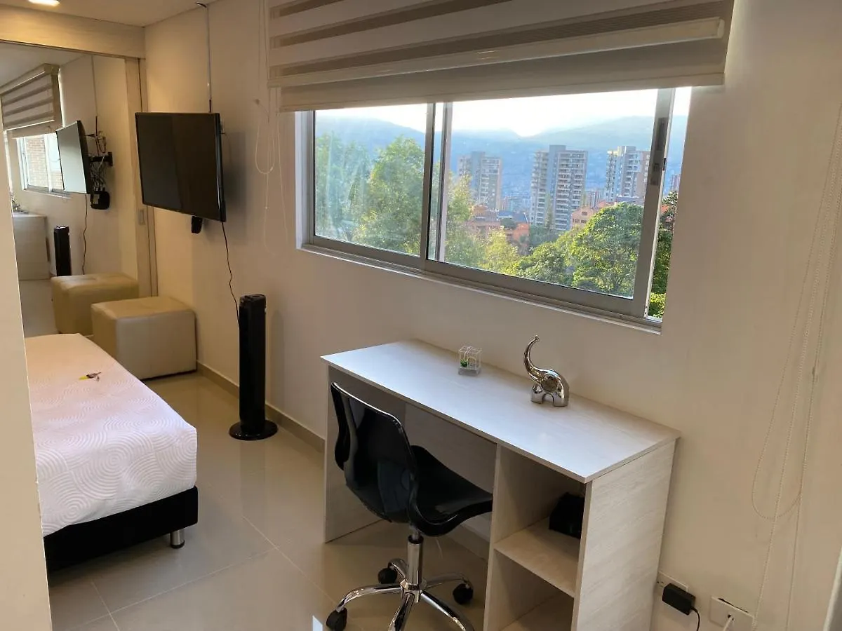 Apartasuite Moderna - En El Corazon Del Poblado Medellín 0*,